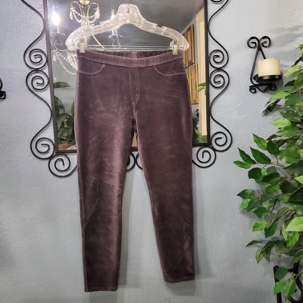 Hue Slim Leg Corduroy Pants Size M Petite